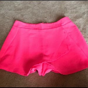 PINK ENVELOPE SKORT size small